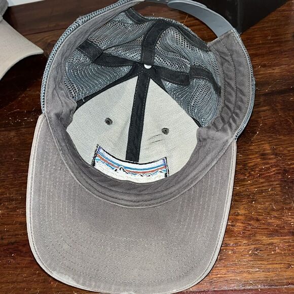 Worn Gray & Creme Patagonia Ventura unisex SnapBack Mesh Trucker Cap Hat - Picture 4 of 4